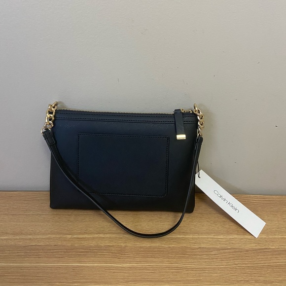 Calvin Klein pouch bag - Picture 3 of 3